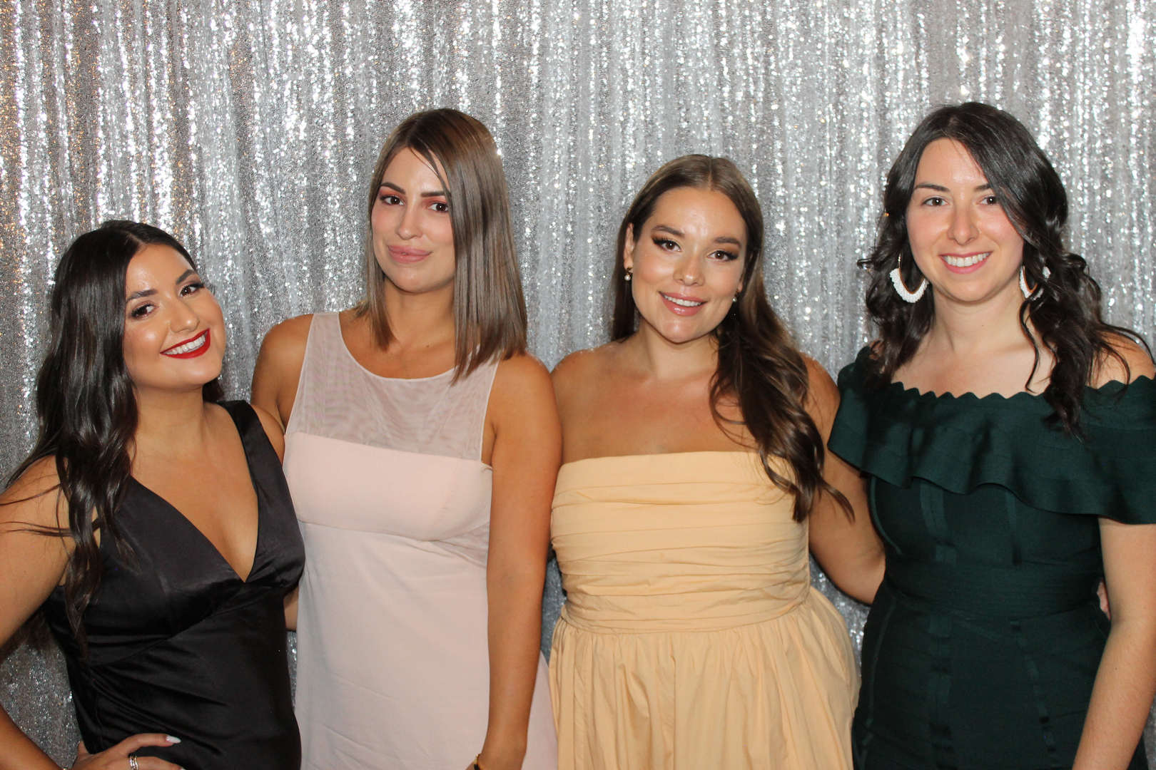 Read more about the article Toronto Photo Booth: Stand Out