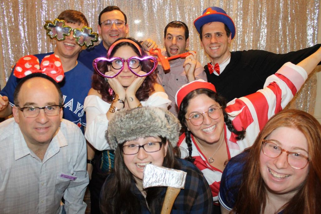 Read more about the article City Wide Mega Teen Purim with BBYO & NCSY Toronto