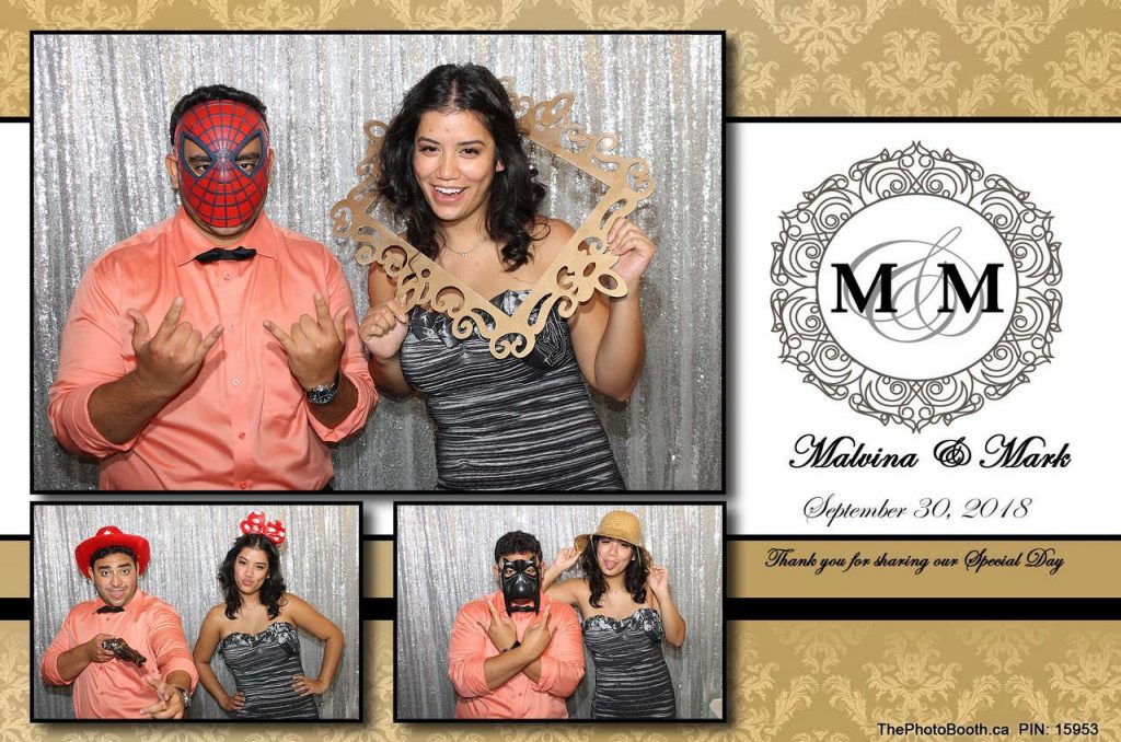 Read more about the article Wedding Photo Booth