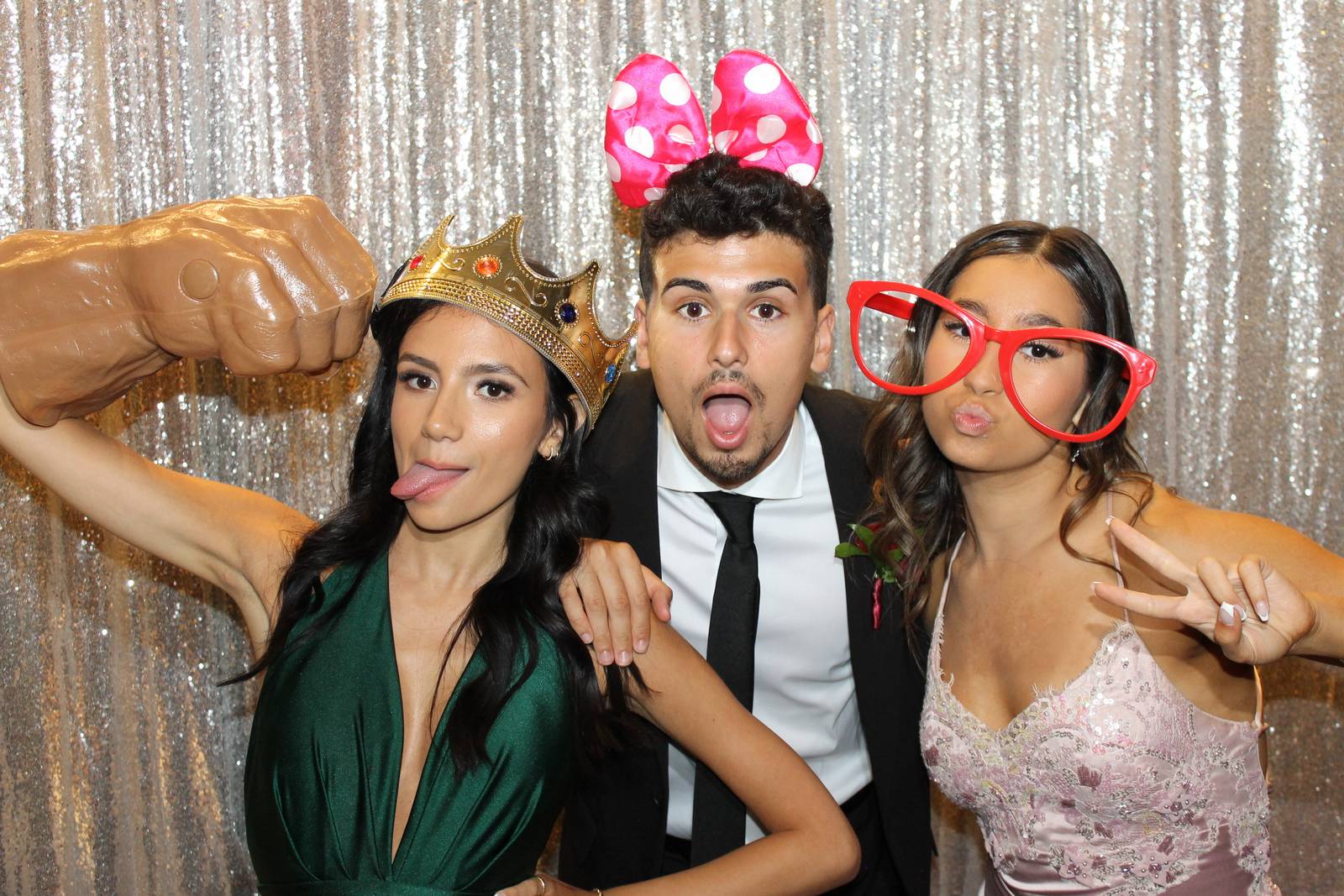 Read more about the article Why Photo Booths are a Must-Have at Weddings in the Greater Toronto Area