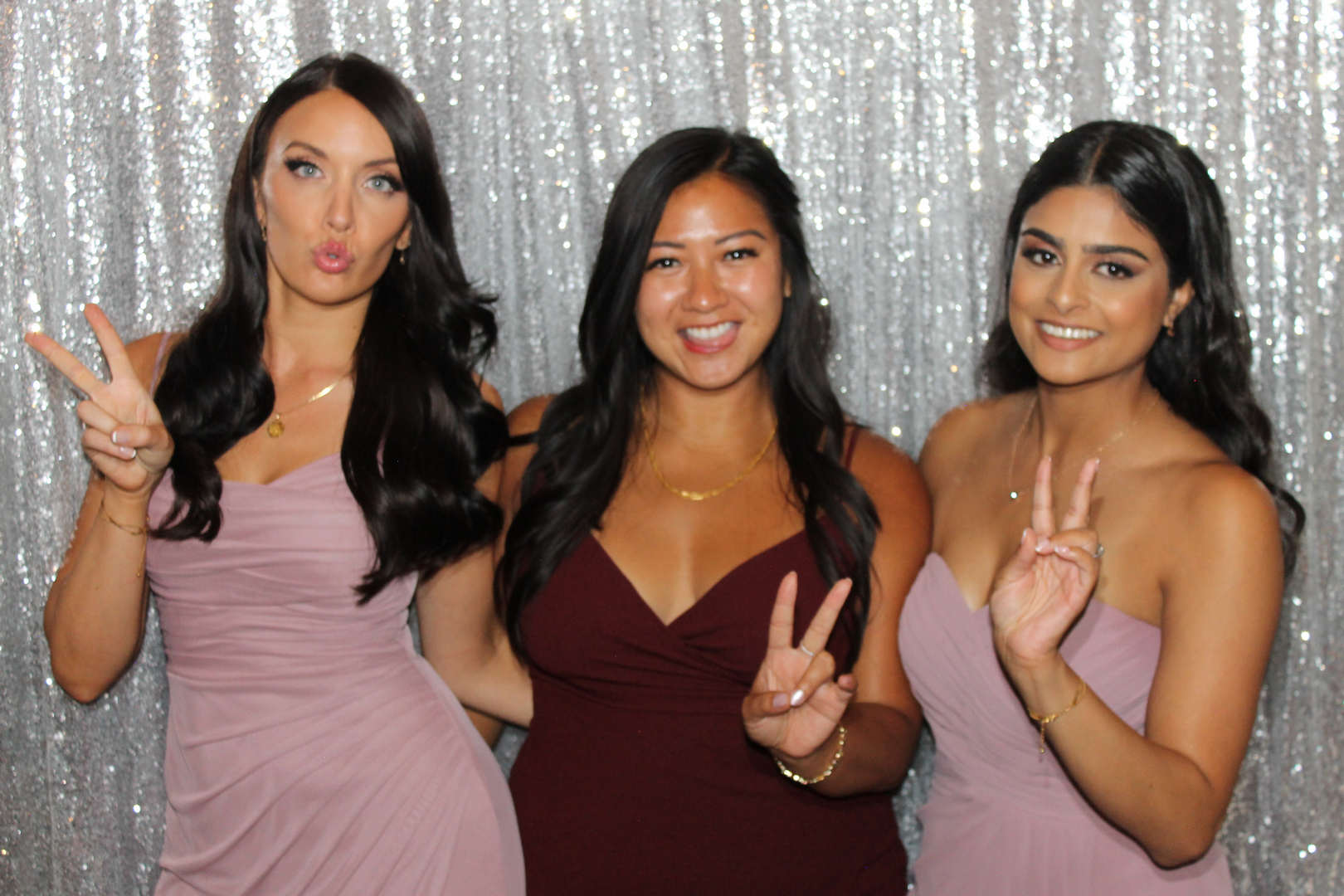 Read more about the article Toronto Weddings: Photo Booth Etiquette