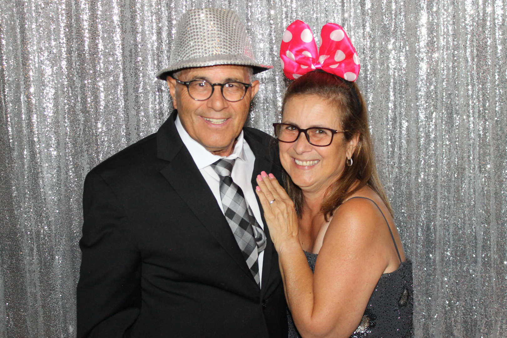 Read more about the article Making Custom Photo Booth Templates: Milton Weddings